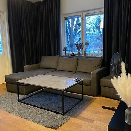 Fin Laegenhet Naera Centrum Örebro Exterior foto